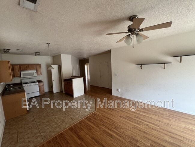 Photo - 2605 Sarita Ave NW