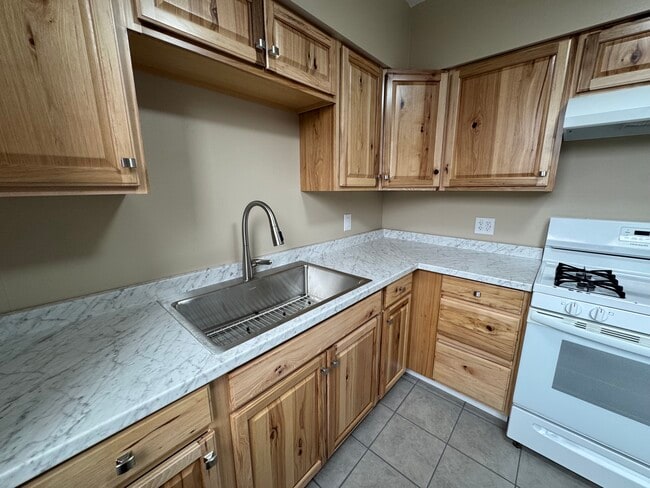 Photo - 2905 Glenmore Ave Unit 2