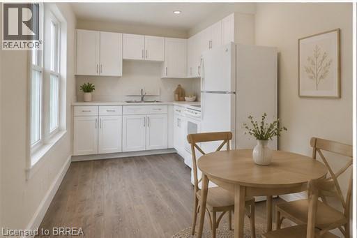 Photo - 321 Dalhousie St