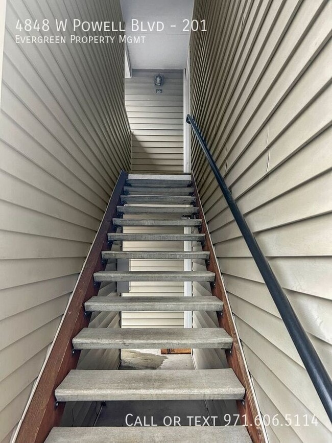 Photo - 4848 W Powell Blvd