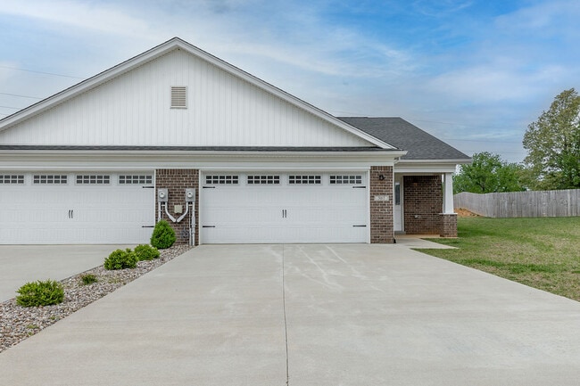 Photo - 307 Breckinridge Cir