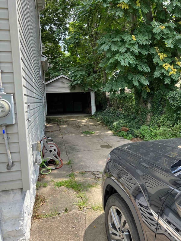 Photo - 2848 Linwood Ave