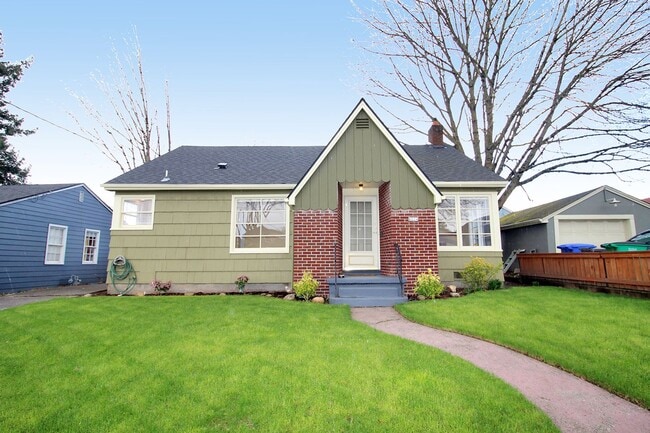 Building Photo - 6024 NE 17th Ave