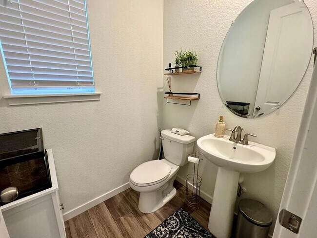 Photo - 10208 Vaughn St