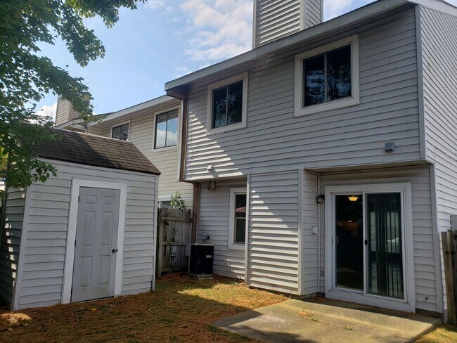 Photo - Modern 2 Bed | 2 Bath Townhouse in Town Center!
