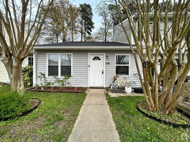 Building Photo - Charming 2-Bedroom Home in Thalia Trace! "...
