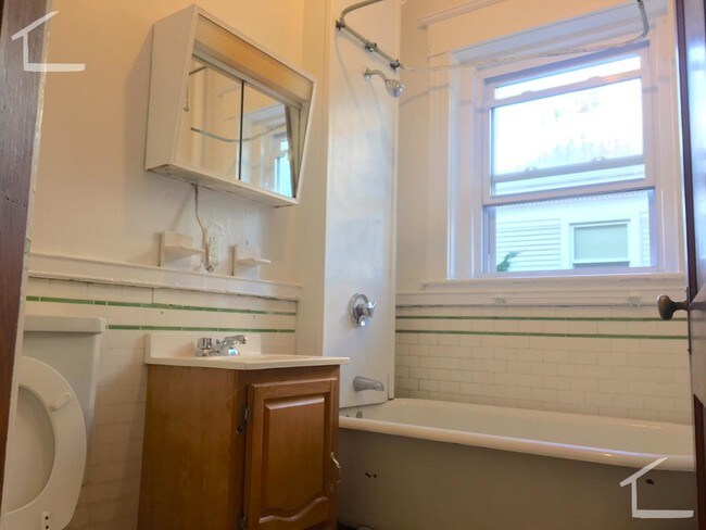 Photo - 130 Englewood Ave Unit 4