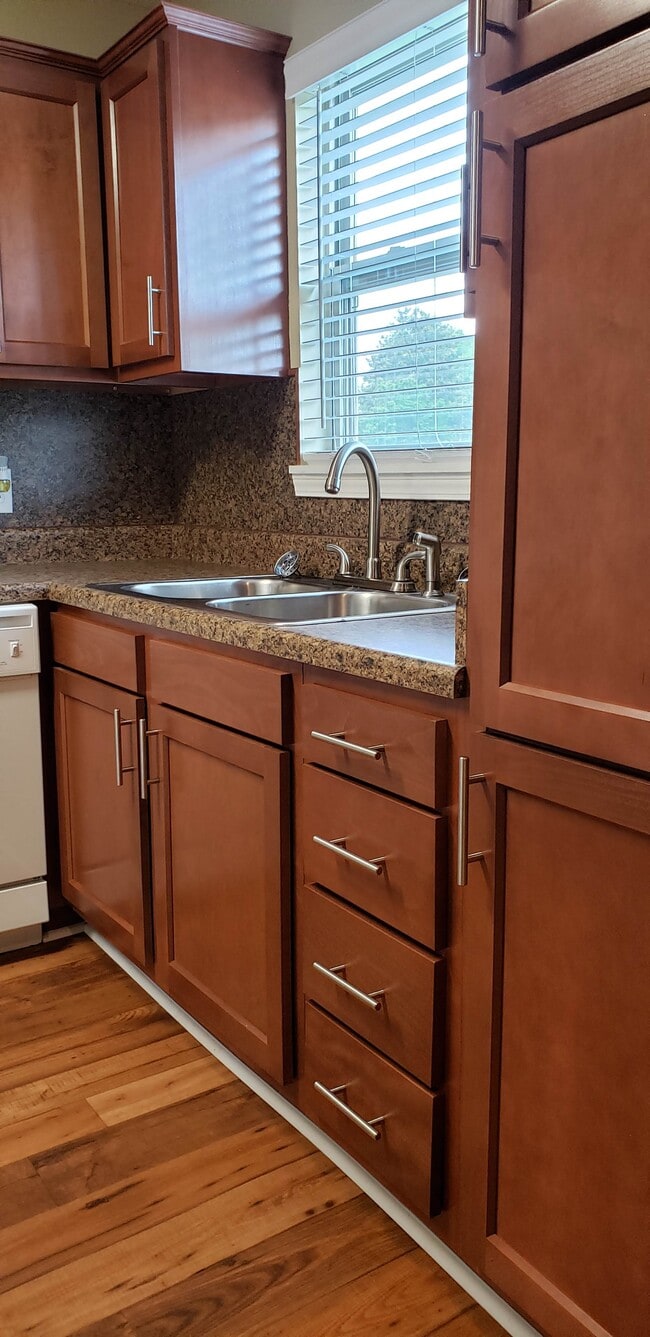 Deluxe Kitchen Vacant - The Meadows Of Centerville