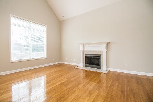 Photo - 906 Bexley Dr