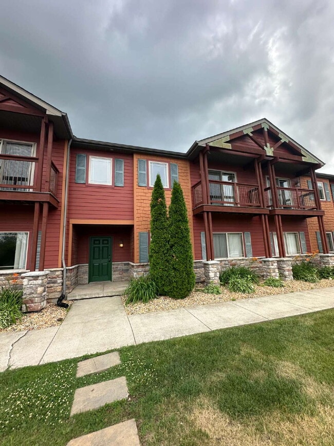 Building Photo - LUXURY RENTAL IN NORTH UTICA – OAK RIDGE VILLAGE Unit 2