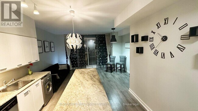 Photo - 29 Singer Ct Unité PH09