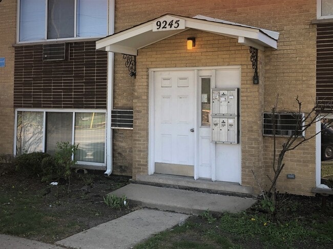 Building Photo - 9245 Irving Park Rd Unit 1W