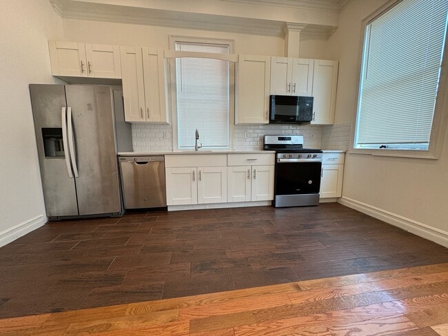 Building Photo - 369 Danforth Ave Unit 101 Rental