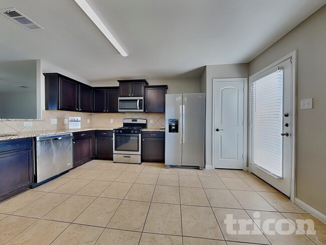 Photo - 1525 Treeta Trail