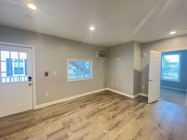Photo - 374 Amory St Unit #3