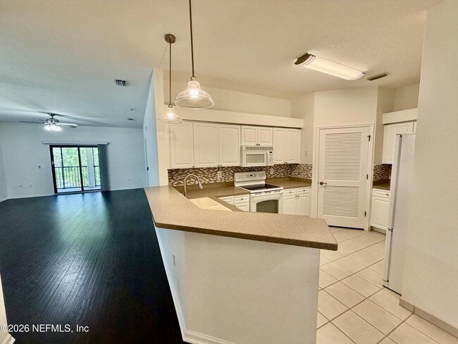 Photo - 104 Laurel Wood Way Unidad 202