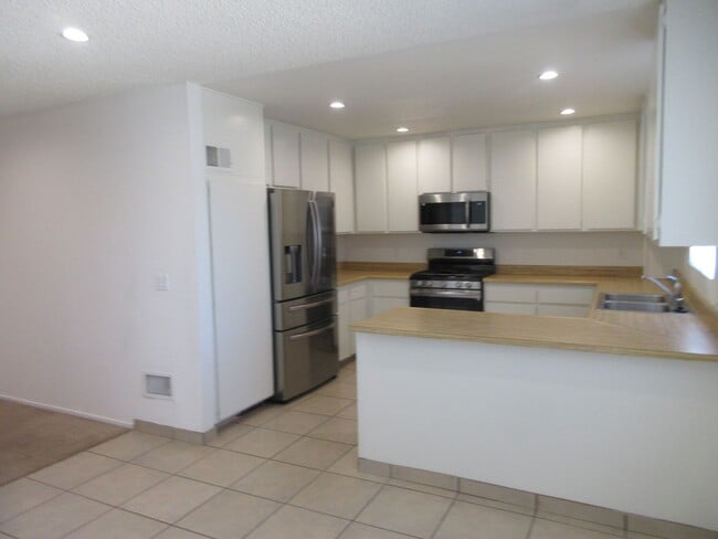 Photo - Duggan Property Management, Inc presents Canoga Park - 3 Bedroom 2.5 Bath