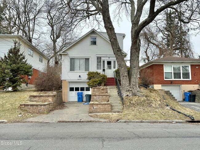 Building Photo - 36 Daytona Ave