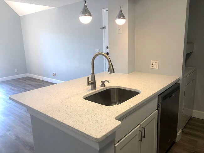 Photo - 351 Lone Hill Dr