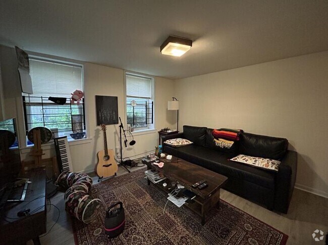 Building Photo - 1 bedroom in Chicago IL 60657 Unit CH1 Rental