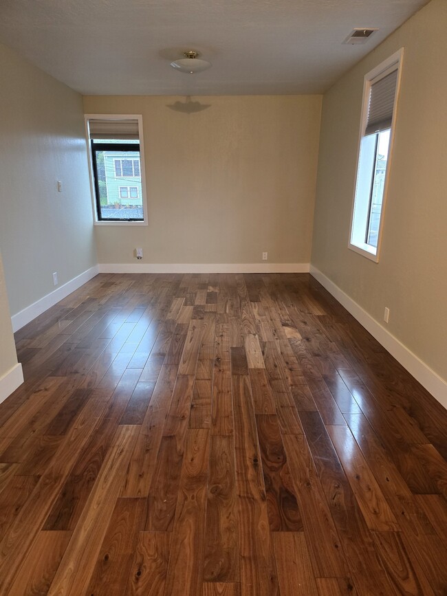 Photo - 375 Valley St