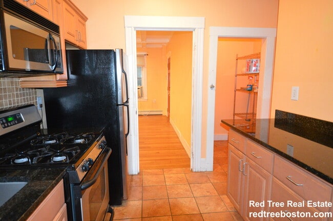 Building Photo - 1742 Commonwealth Avenue Unit 3