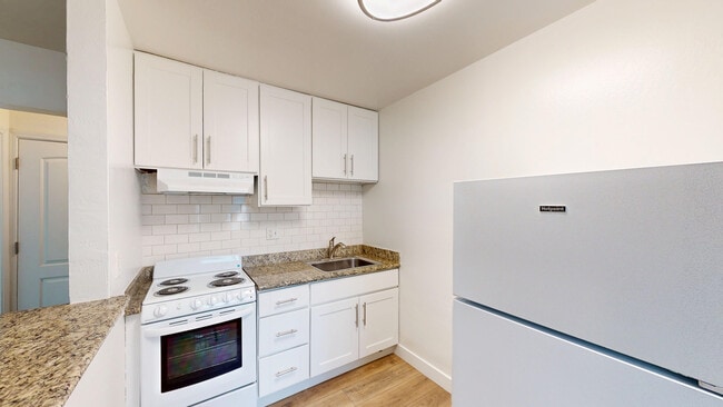 Building Photo - 15439 Marty Dr Unit 39