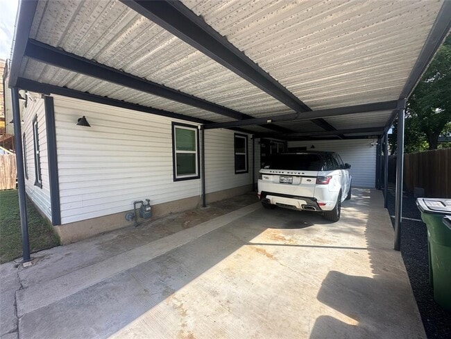 Photo - 908 Plateau Cir