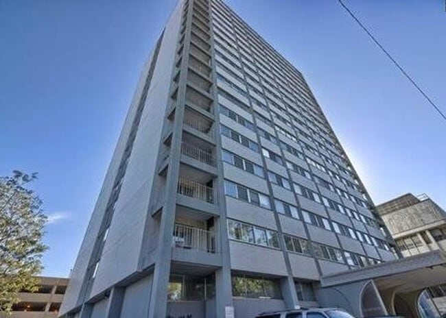 Photo - Senate Plaza