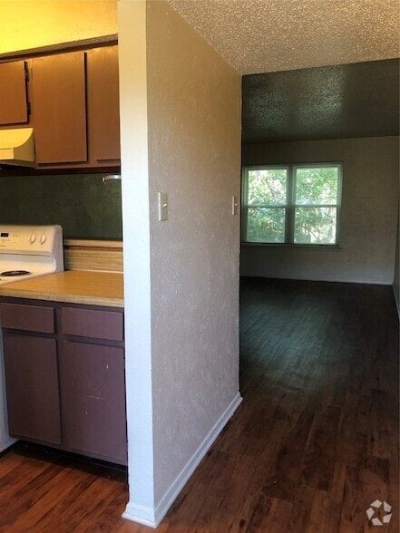 Building Photo - 410 Bryan St Unit 14 Rental