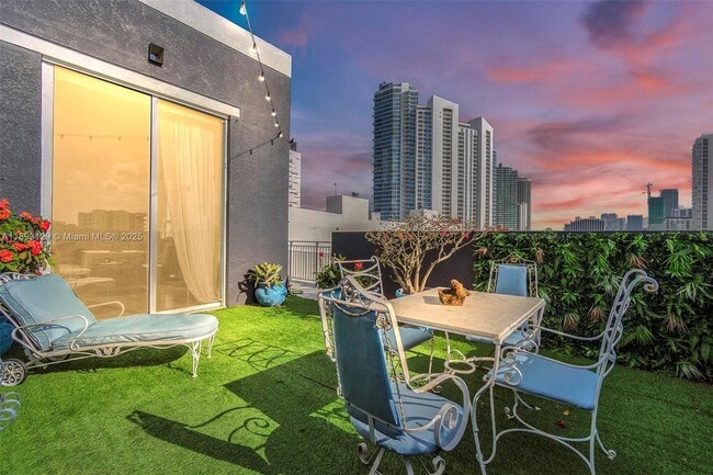 Photo - 2275 Biscayne Blvd Blvd Unit PH205