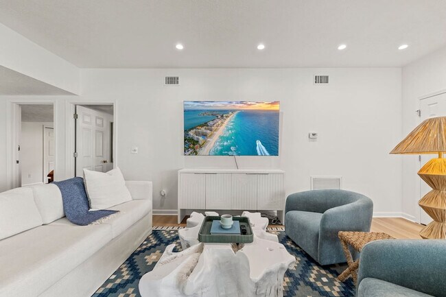 Photo - 169 Pompano St Unidad ID1447114P