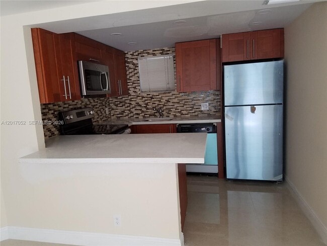 Photo - 8290 Lake Dr Unidad 316