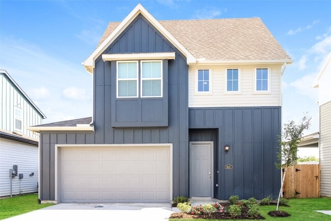 Building Photo - 9835 Willow Creek Commerce Dr