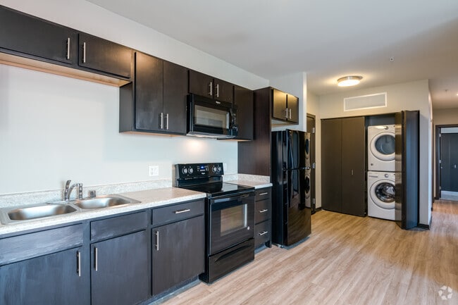 3 BR, 2 BA - 1,088SF