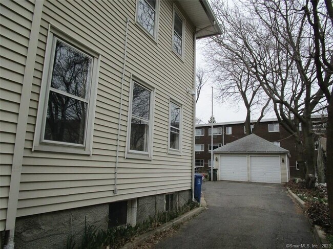 Photo - 158 Scofield Ave Unidad 2