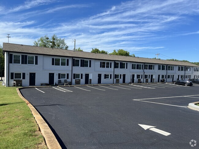 Building Photo - Maddox Street Townhomes Downtown Lawrence...