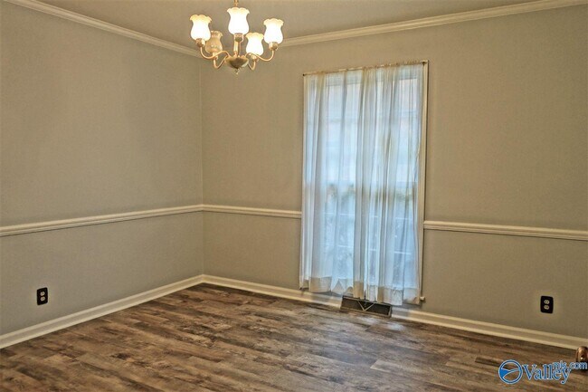 Photo - 209 Winthrop Dr SW