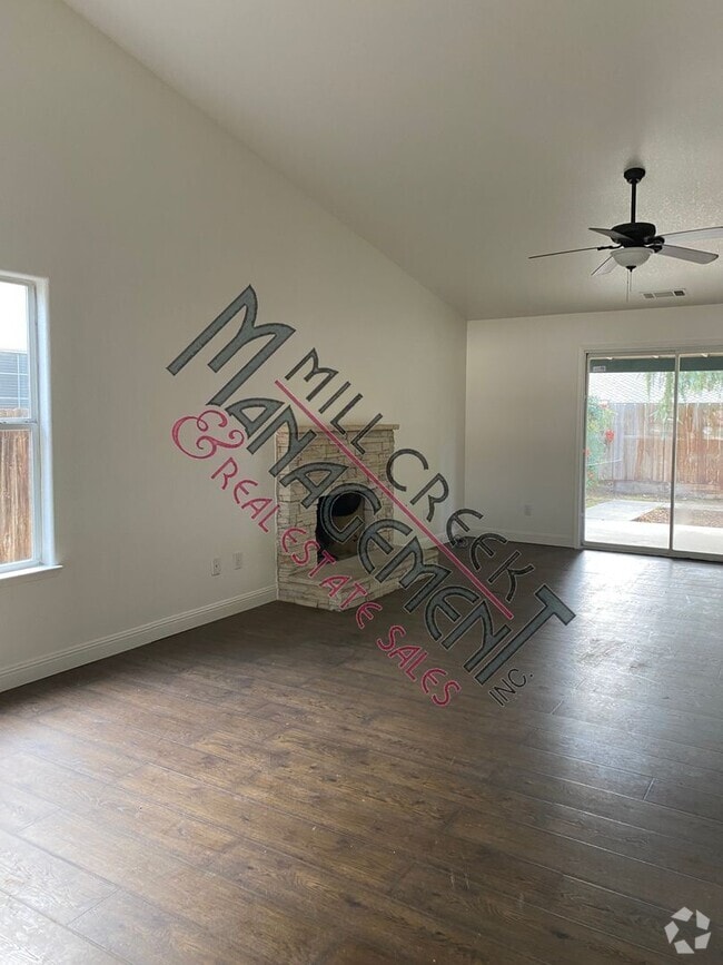 Building Photo - 4 bedroom home