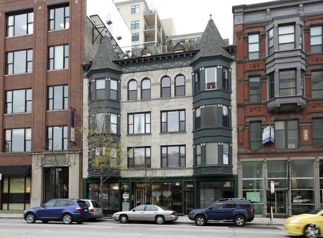 Photo - 351-355 W Chicago Ave