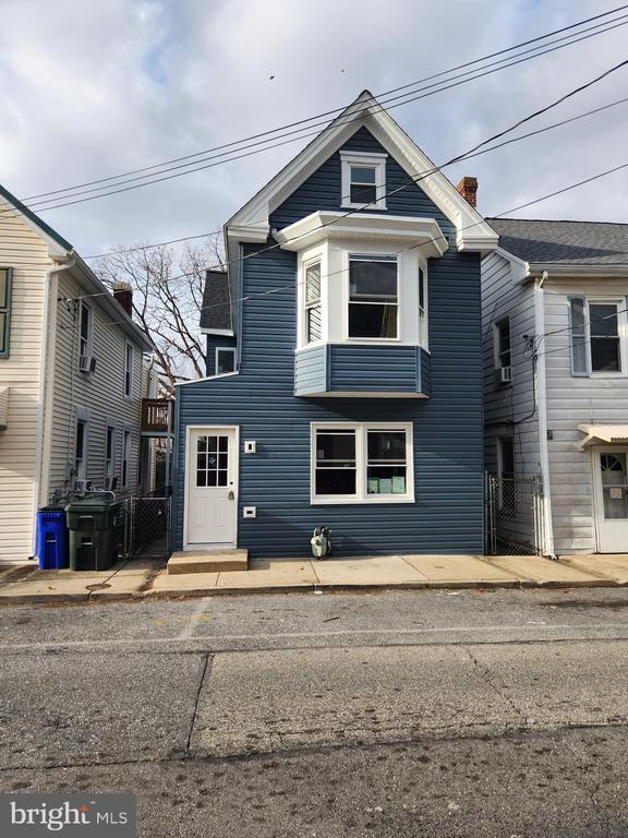 Photo - 207 High St House