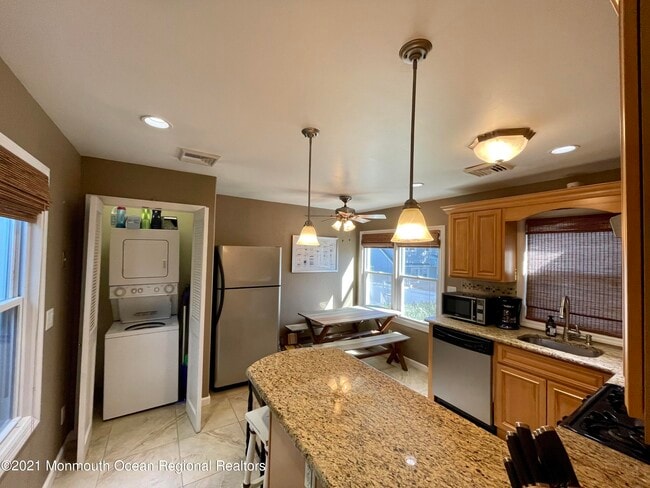 Photo - 425 Sylvania Ave Unit Garage Apartment