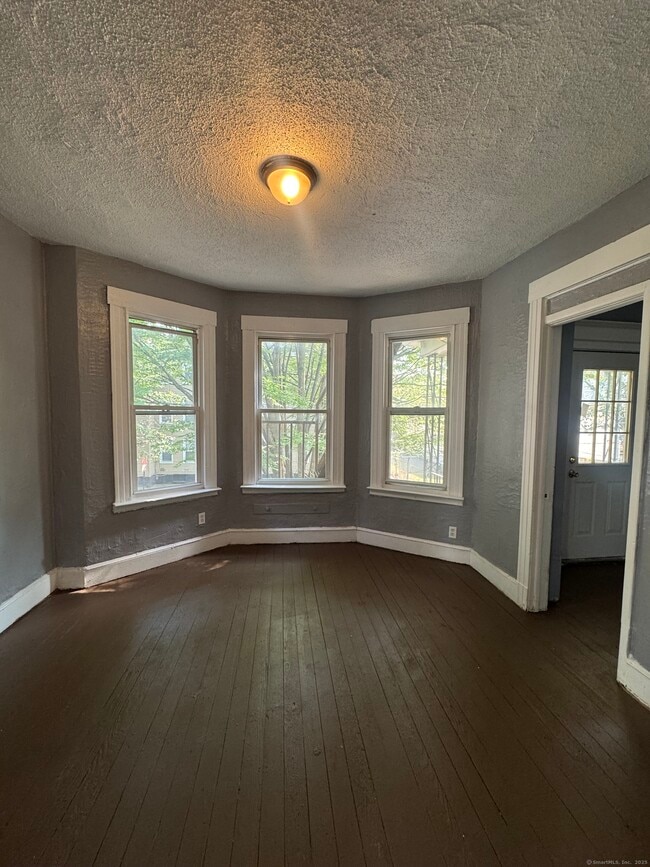 Photo - 57 Bassett St Unit 2