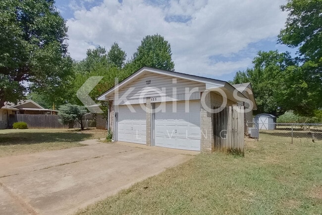 Photo - 405 E Meadow Ln Ct