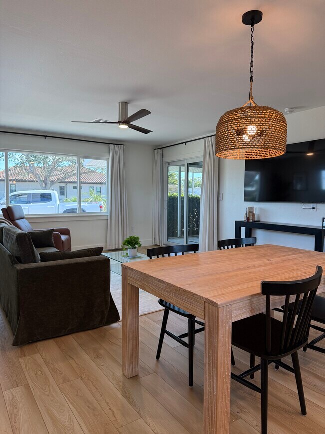 Photo - 906 Harbor Dr S