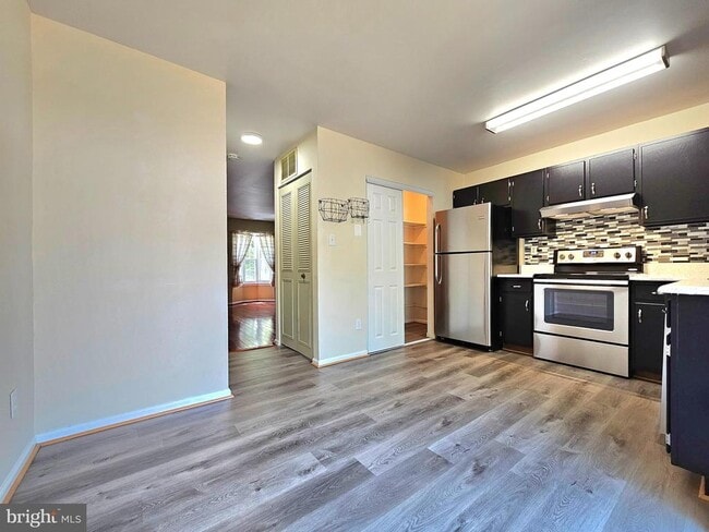 Photo - 8561 Southlawn Ct
