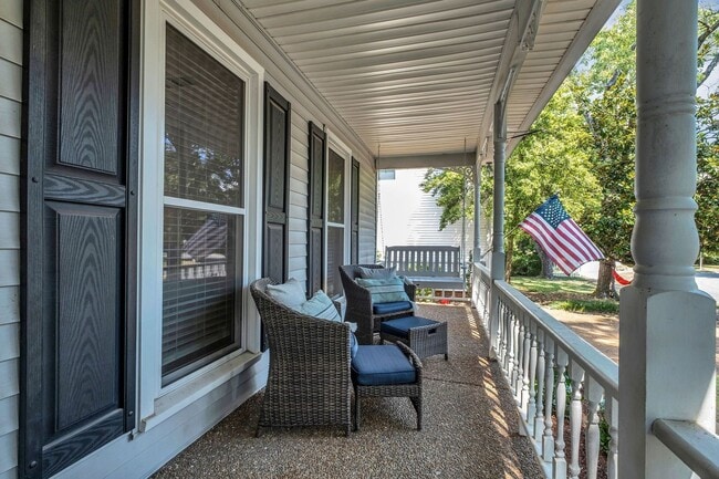 Photo - 3 Bedroom Home (4th bed option) with 2 Car Garage in Downtown Franklin