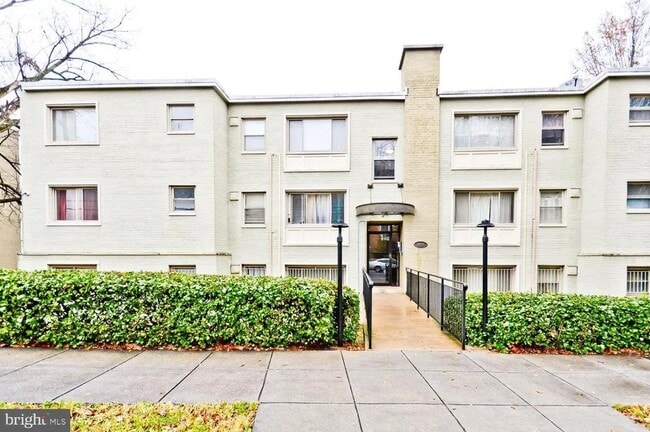 2838 Hartford St SE Unidad 201