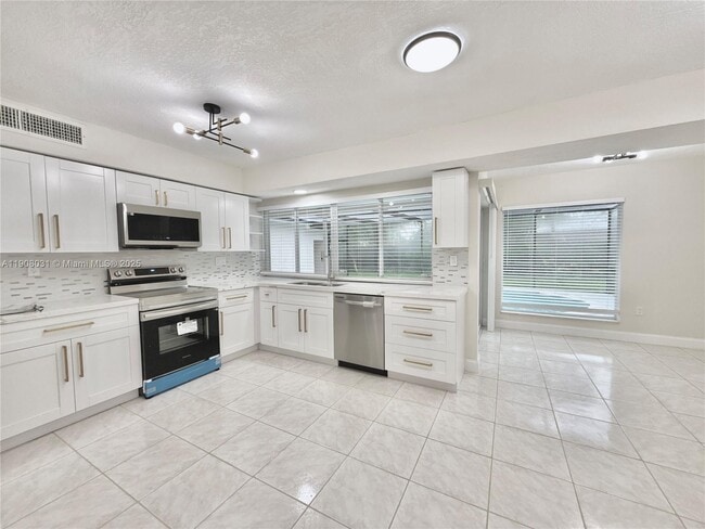 Photo - 6708 Camelia Dr