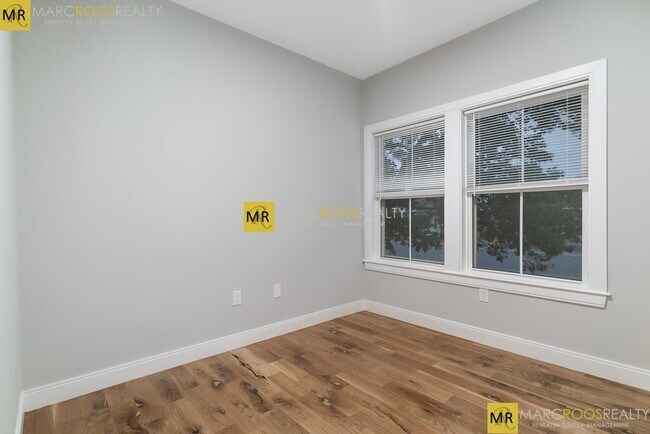 Photo - 477 Meridian St Unit 2